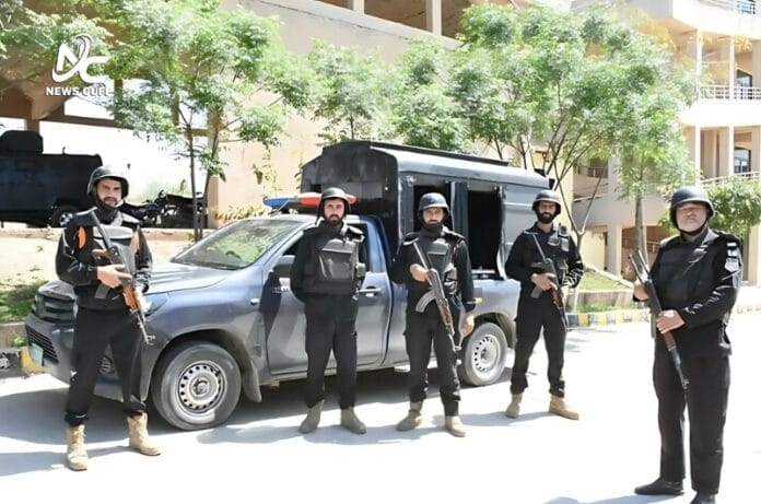 کراچی میں نئے سال کے موقع پر دفعہ 144 نافذ کر دی گئی ہے، جس کے تحت 31 دسمبر سے یکم جنوری تک آتشبازی اور ہوائی فائرنگ پر پابندی ہوگی تاکہ شہریوں کی حفاظت کو یقینی بنایا جا سکے۔