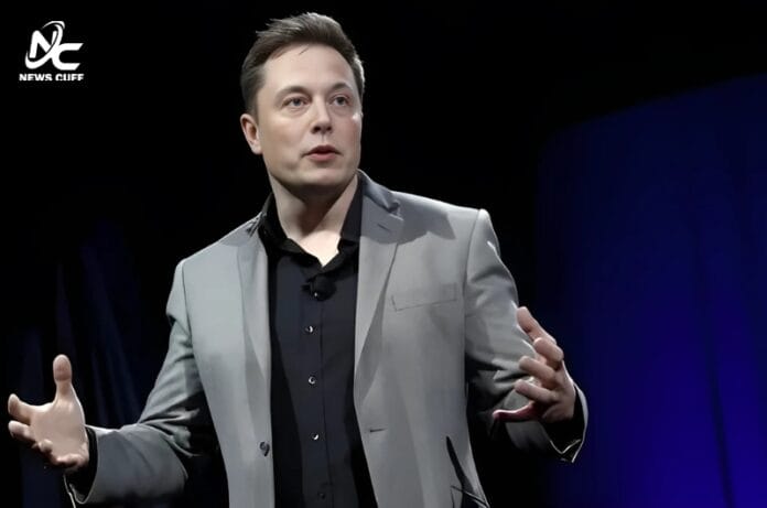 ایلون مسک کا کہنا ہے کہ وہ چاند کو چھوڑ کر سیدھا مریخ پر جانے کے خواہشمند ہیں، اور اسپیس ایکس کے راکٹ بتدریج مریخ کی جانب روانہ کیے جائیں گے،