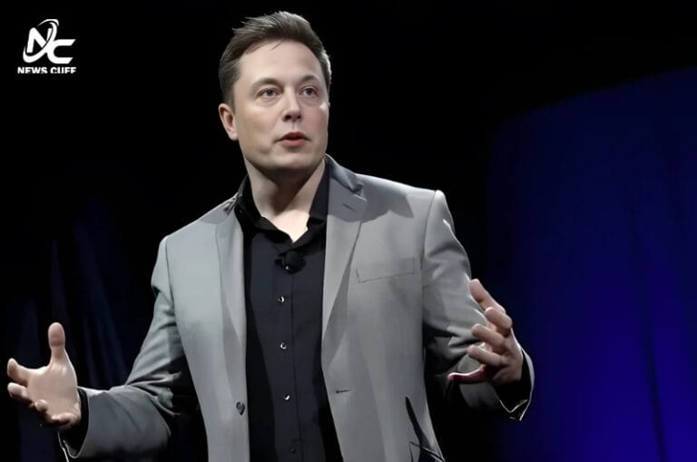 ایلون مسک کا کہنا ہے کہ وہ چاند کو چھوڑ کر سیدھا مریخ پر جانے کے خواہشمند ہیں، اور اسپیس ایکس کے راکٹ بتدریج مریخ کی جانب روانہ کیے جائیں گے،