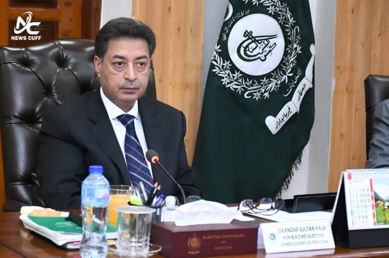 چیف الیکشن کمشنر سکندر سلطان راجہ اور کمیشن کے دیگر ارکان کی 26 جنوری کو ریٹائرمنٹ، وزیراعظم اور اپوزیشن لیڈر کے درمیان مشاورت کا عمل شروع نہ ہونے سے تعیناتیوں پر اثرات کا خدشہ۔