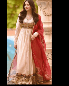 مشرقی اور مغربی امتزاج والے فراک ڈیزائن