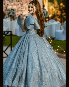 گھریلو تقریبات کے لیے سادہ فراک