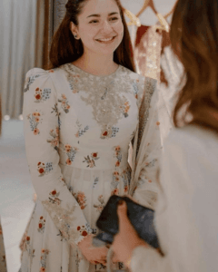 دلکش لمبے فراک کے شاندار آئیڈیاز