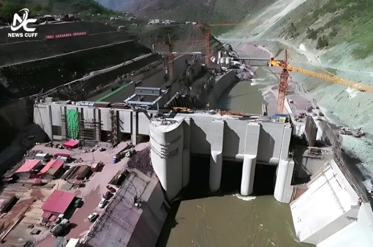 نیلم جہلم پن بجلی منصوبہ ہیڈ ریس ٹنل کی خرابی کے باعث گزشتہ سال سے بند ہے، مرمت کے لیے 23 ارب روپے درکار ہیں، جدید مشینری کی ضرورت ہے