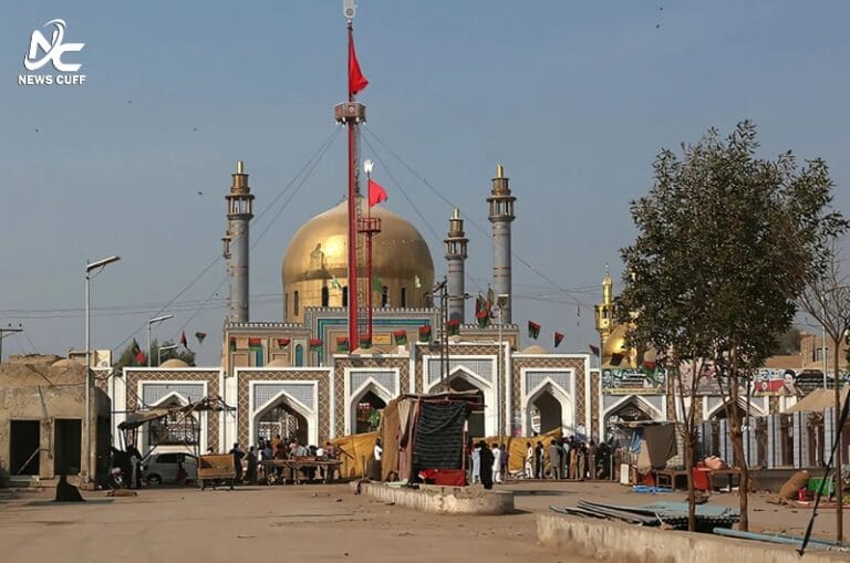 حضرت لعل شہباز قلندرؒ کے عرس کی 3 روزہ تقریبات کا آغاز سیہون میں ہو گیا ہے، جس میں لاکھوں عقیدت مندوں کی شرکت اور سخت سیکورٹی انتظامات کیے گئے ہیں۔