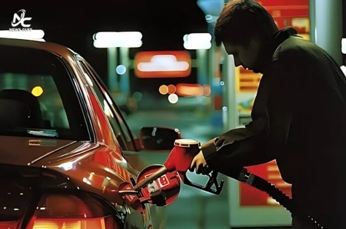 پاکستان میں پیٹرول پر ٹیکسوں کا نیا ریکارڈ، عوام پر مہنگائی کا دباؤ بڑھ گیا