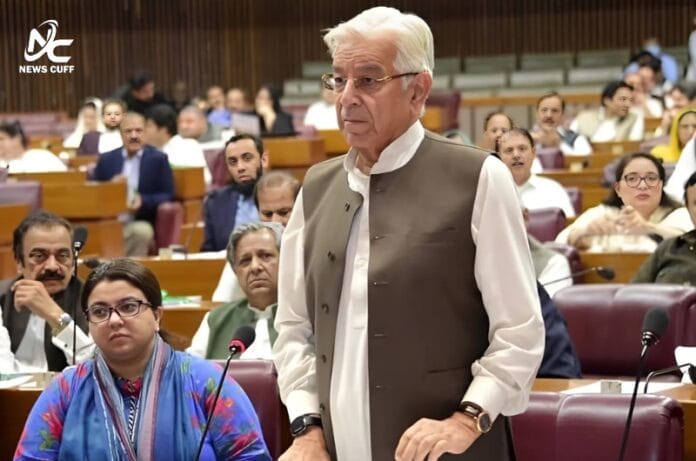 خواجہ آصف نے کہا ہے کہ اب پی ٹی آئی کے ساتھ مفاہمت نہیں بلکہ مزاحمت ہوگی