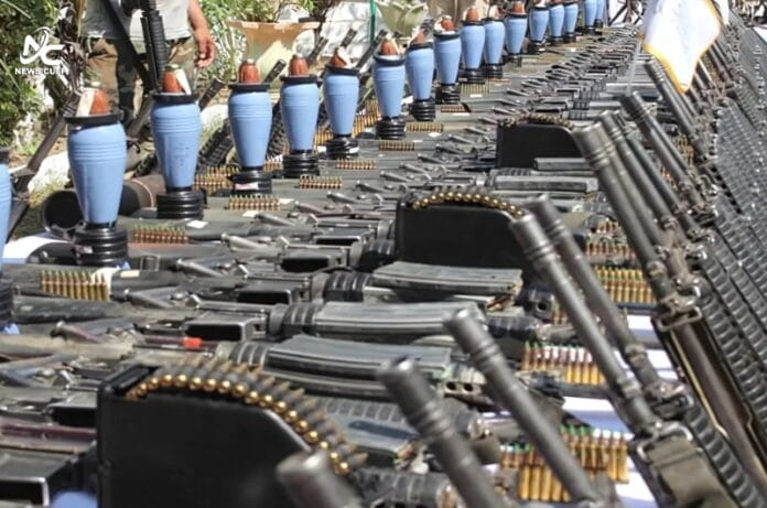 افغان طالبان نے امریکی فوج کے چھوڑےگئے 5 لاکھ ہتھیار دہشتگردوں کو بیچ دیے: برطانوی میڈیا