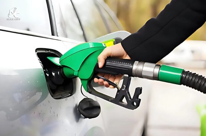 عالمی منڈی میں خام تیل کی قیمت میں کمی، ملک میں پیٹرول و ڈیزل کی فی لیٹر کتنی کمی بنتی ہے؟