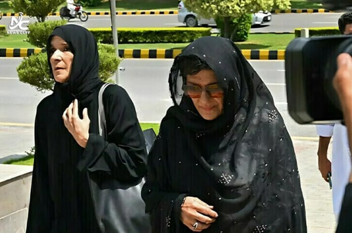 بانی پی ٹی آئی کی تینوں بہنوں کو پولیس نے حراست میں لے لیا