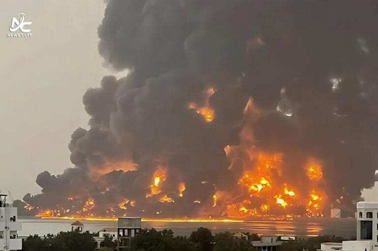 یمن کی تیل بندرگاہ پر امریکی فضائی حملہ، 38 افراد جاں بحق، 102 زخمی