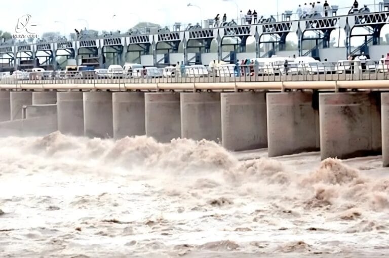 بھارت نے 24 گھنٹے بندش کے بعد دریائے چناب میں اچانک پانی چھوڑ دیا