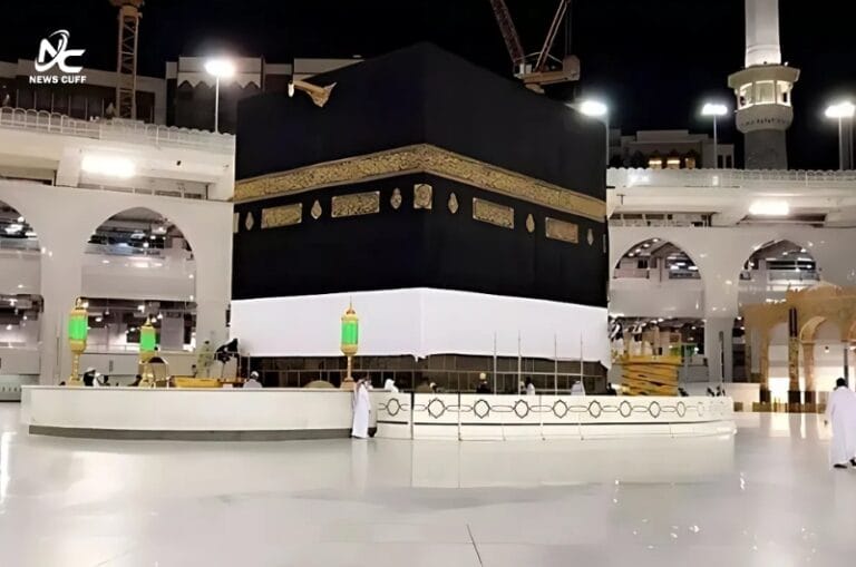 غلاف کعبہ کو حج سے قبل تین میٹر اونچا کر دیا گیا