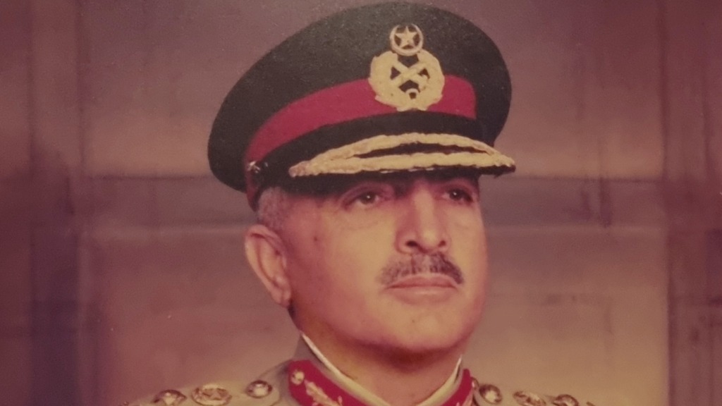 Former Pakistan Army Chief General (retired) Abdul Waheed Kakar in uniform, official portrait.
