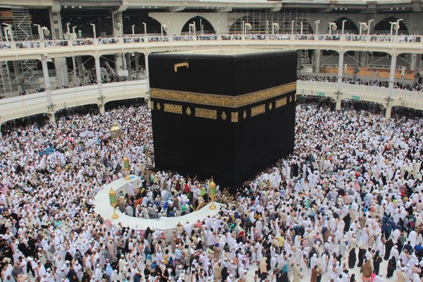 The Holy Kaaba in Makkah, as Pakistan's religious affairs minister and religious party leaders declare solidarity with Saudi Arabia and the sanctity of the Haramain